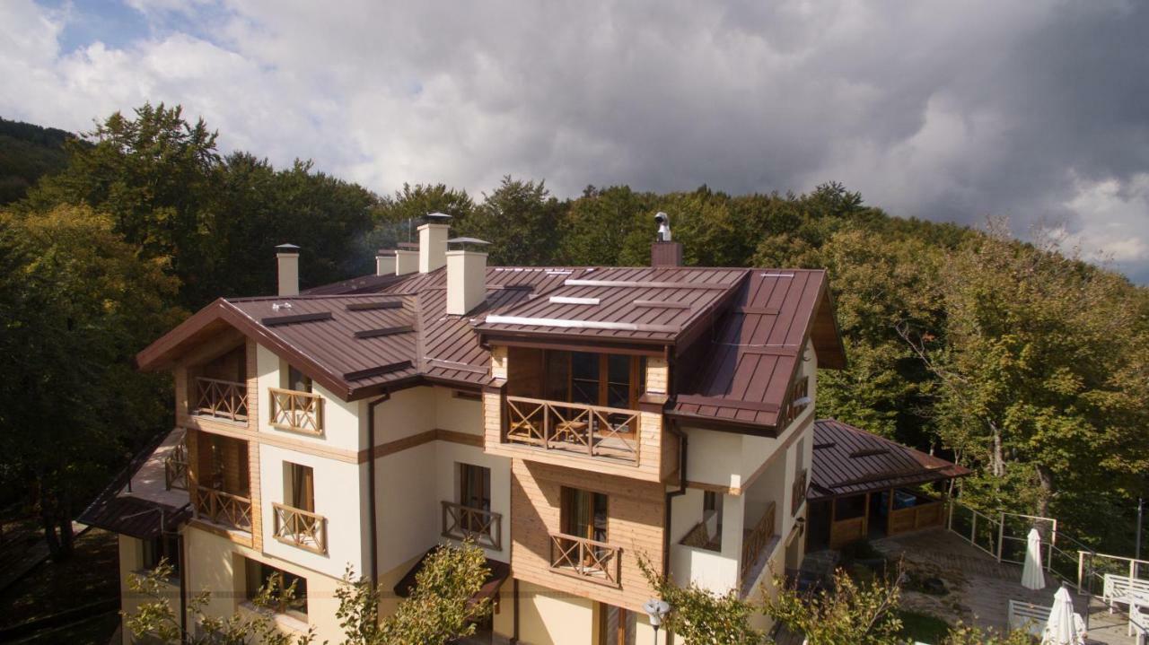 Family Hotel Balkanci Uzana Exterior photo