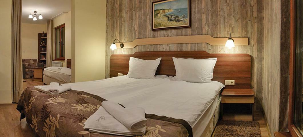 Family Hotel Balkanci Uzana Exterior photo